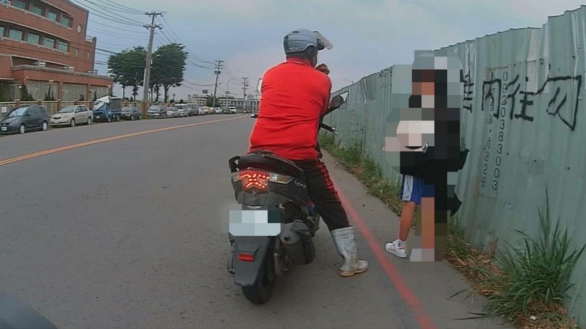 高雄「紅衣怪叔叔」當街扯落單女童書包 路過騎士神救援