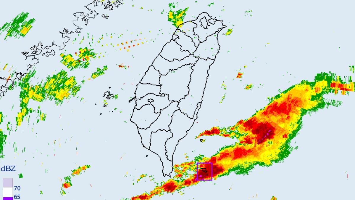 對流發展旺盛!大雷雨狂轟1縣市 慎防落石坍方、土石流