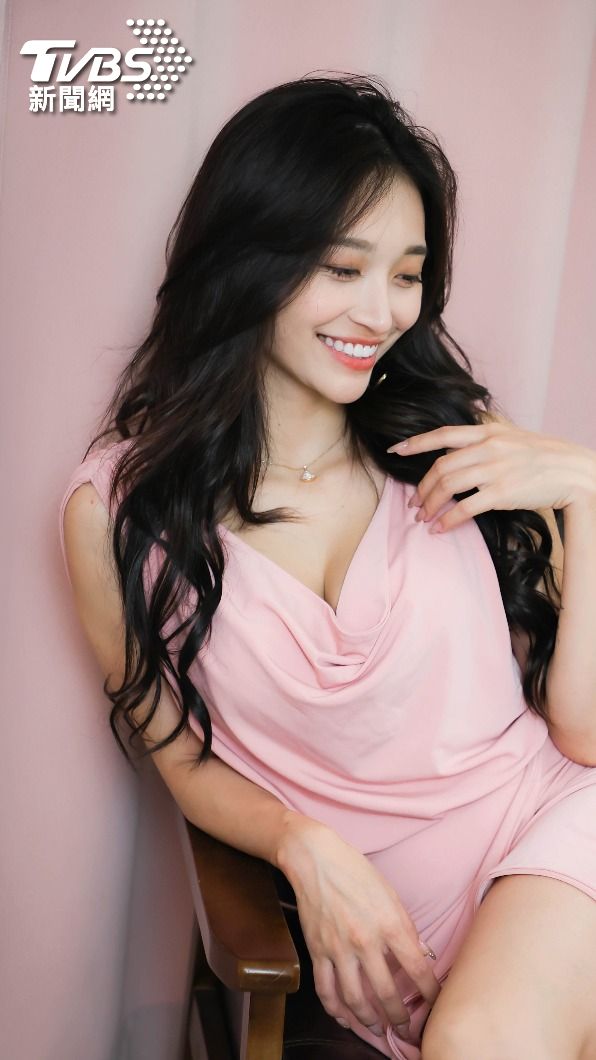 祈錦鈅加入閨密莉奈的旗下,今年力拼發行寫真EP。(圖/張哲鳴攝)