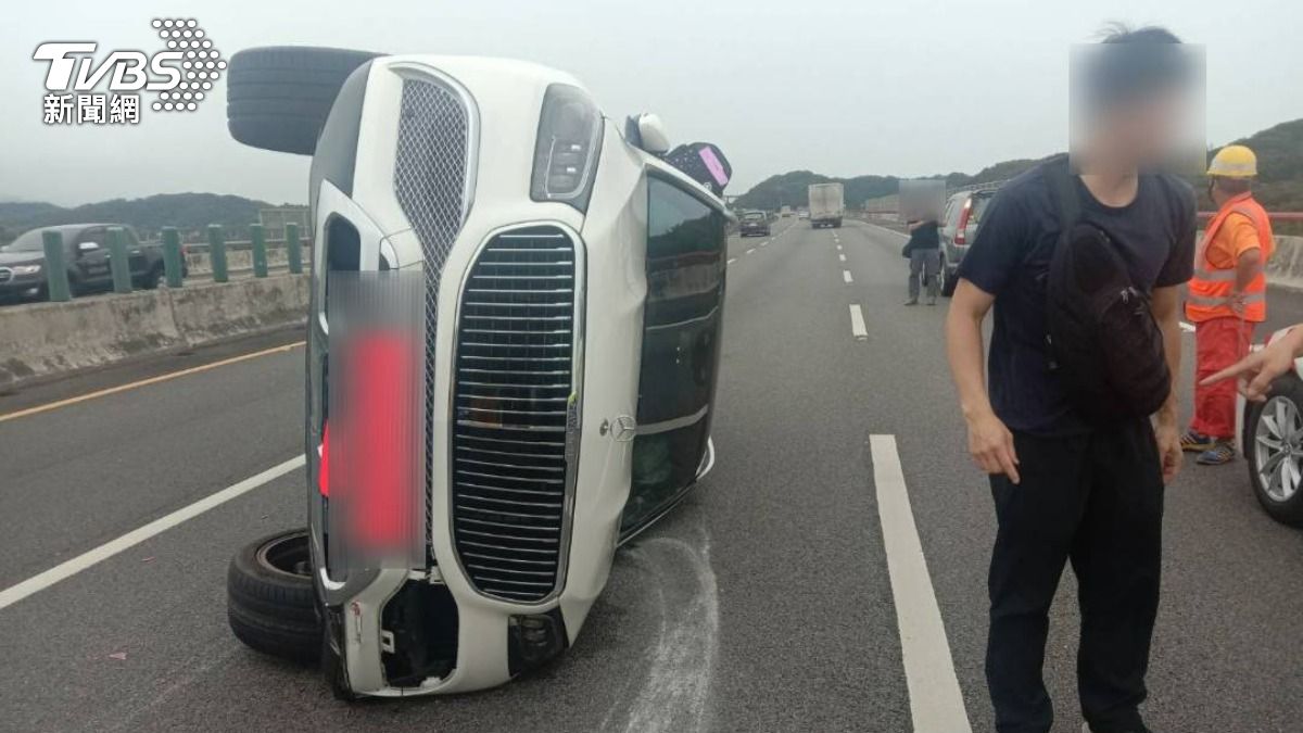 ＧＧ了！聯結車不當變換車道　擦撞掃到千萬「邁巴赫」