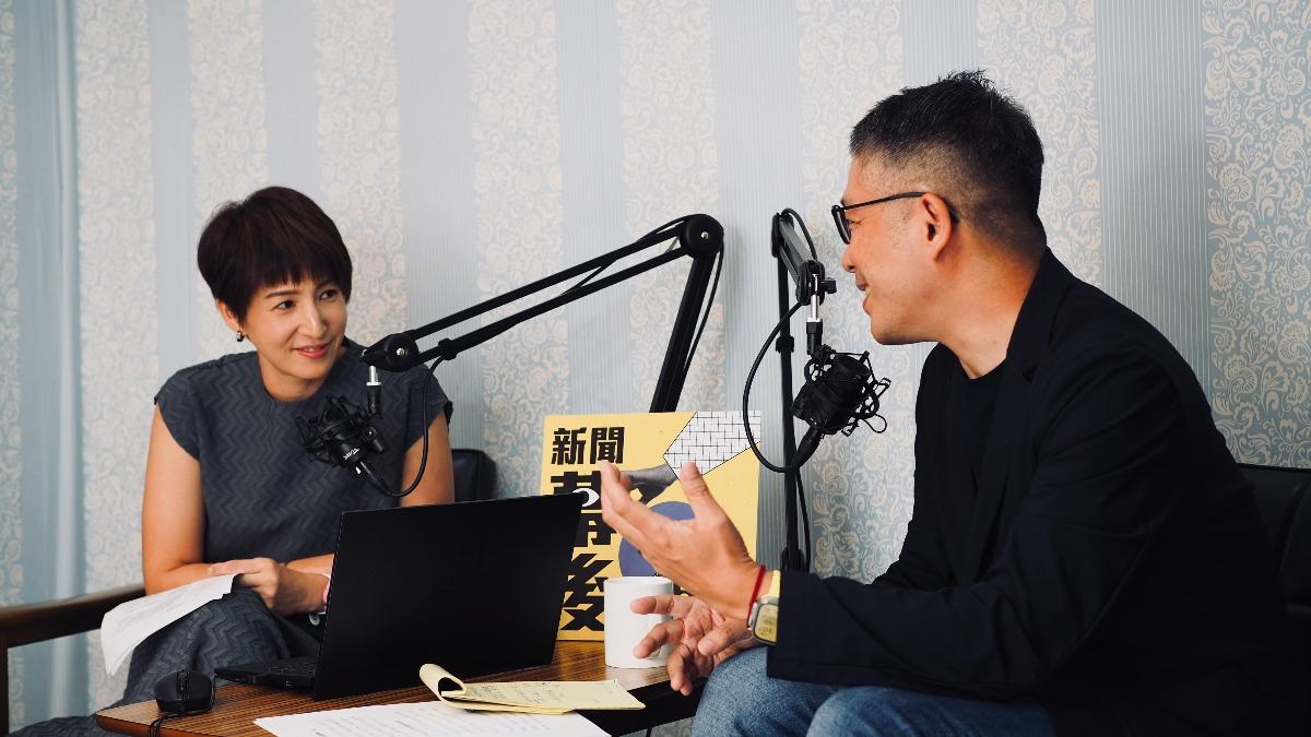 立法院發生大規模衝突事件,其實已經不是新聞,過去就傳言,立委們都是表面上打架,私底下約喝茶,主持人夏嘉璐也透過訪談機會,詢問真實情況。(圖/TVBS)