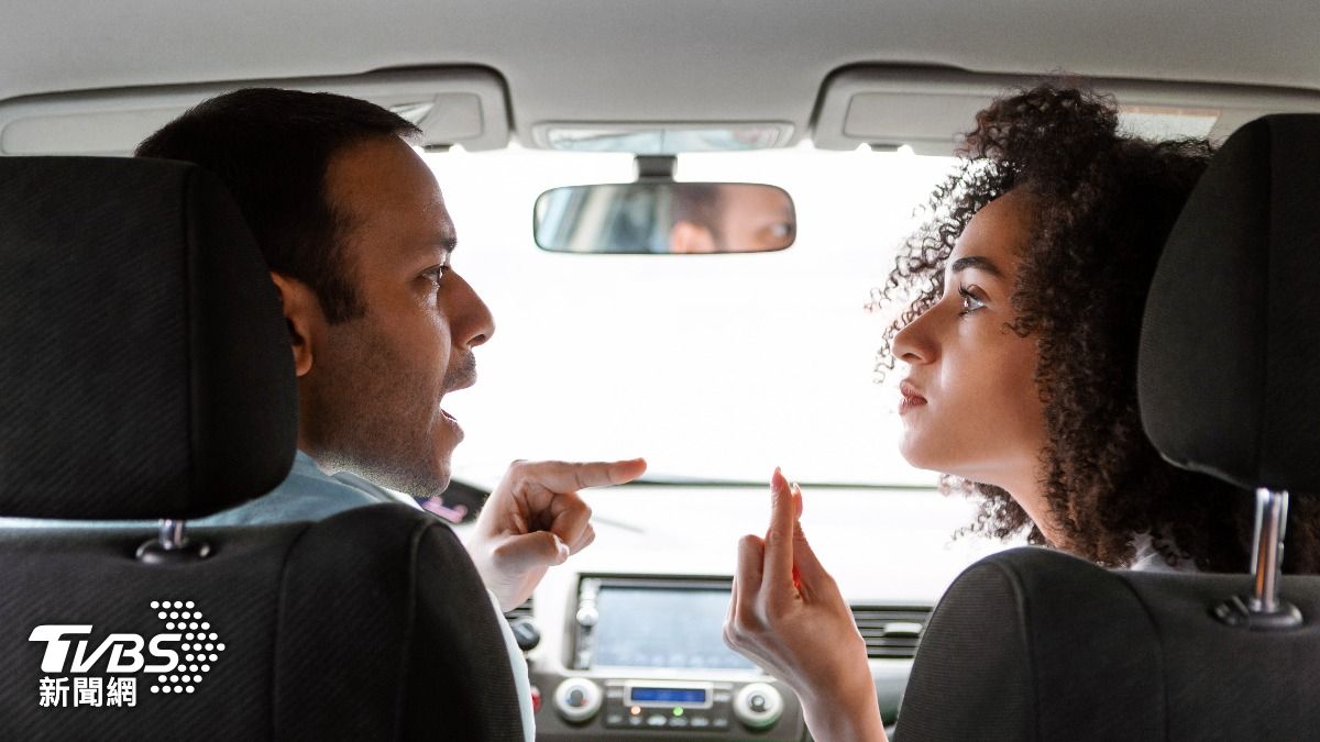 妹子在車上做1事，男友氣炸停車罵。（示意圖，非當事人／shutterstock達志影像）
