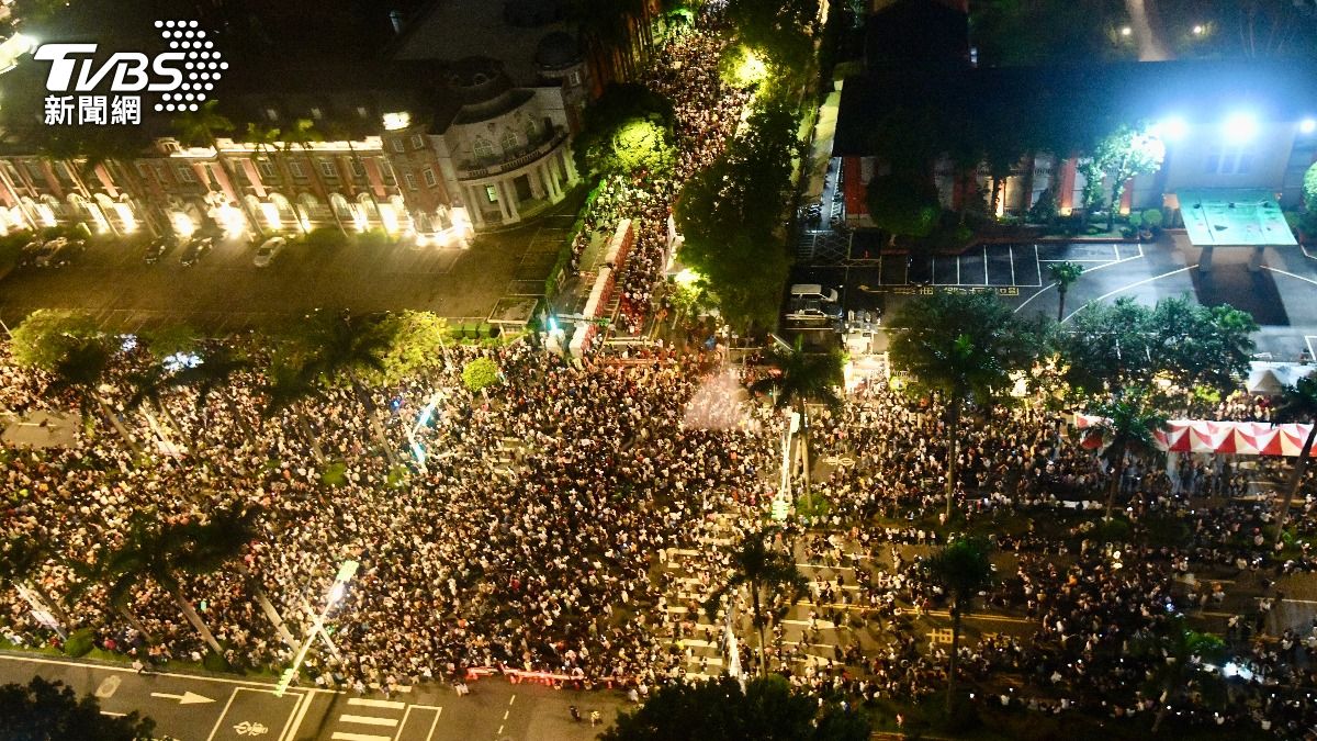 郭正亮認為萬人上街並非重點,關鍵仍在民進黨是否會出招。(圖/胡瑞麒攝)