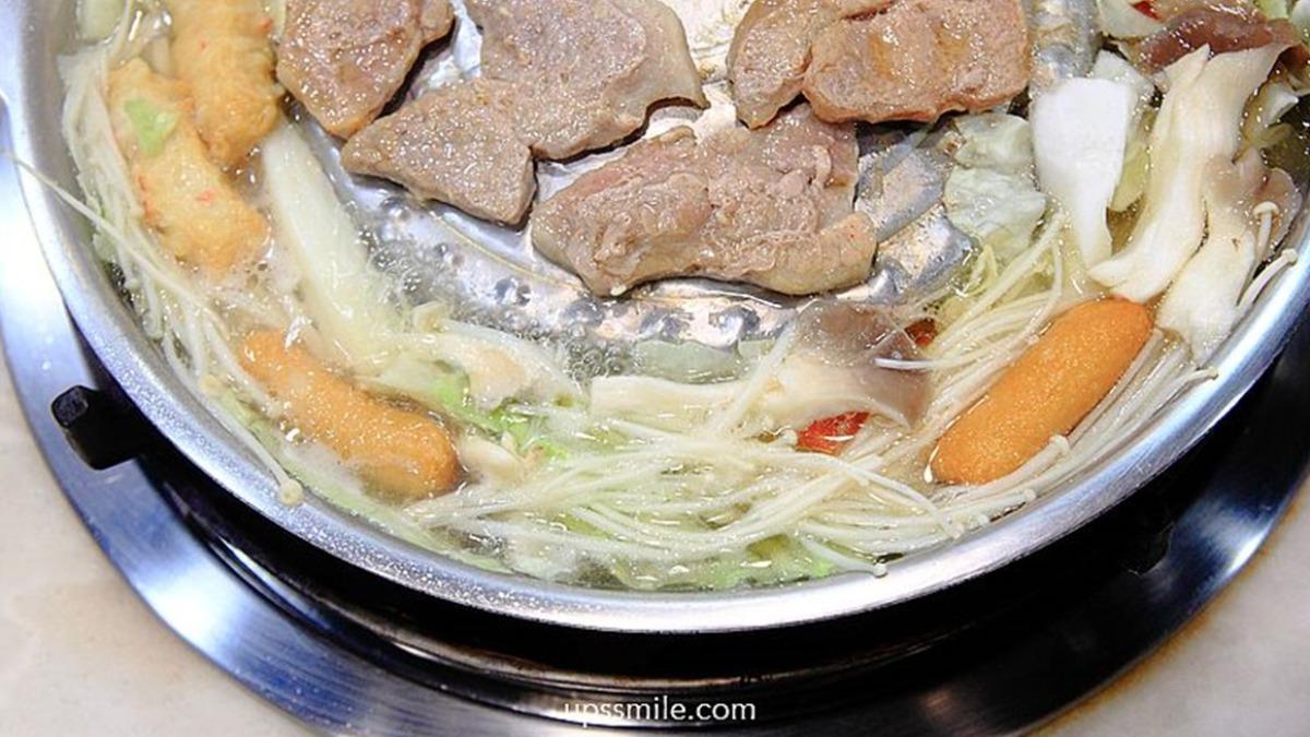 火鍋配料也可在韓式銅板鍋上煮。（圖／UPSSMILE向上的微笑萍子提供）