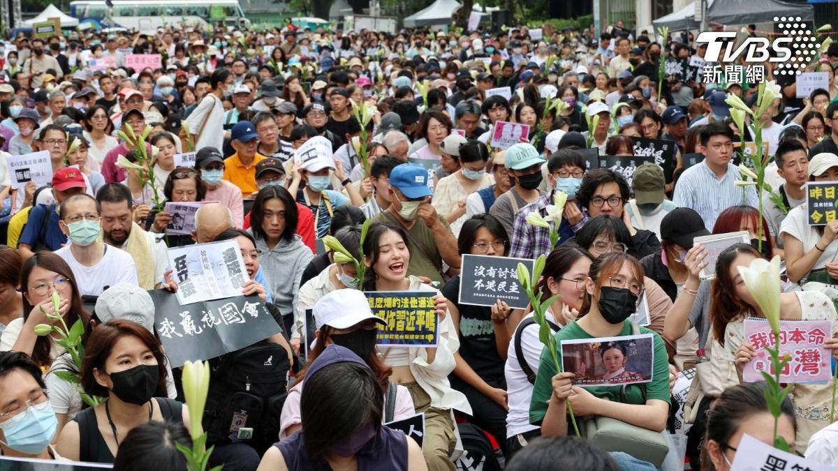 不滿「青島東路」文章洗版！她抱怨遭未婚夫怒分手：有這麼嚴重？