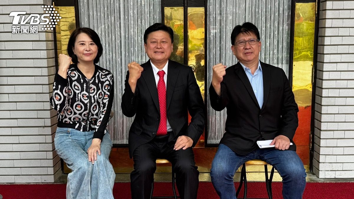 國會職權修法明拚三讀　藍委再赴議場前排班守夜