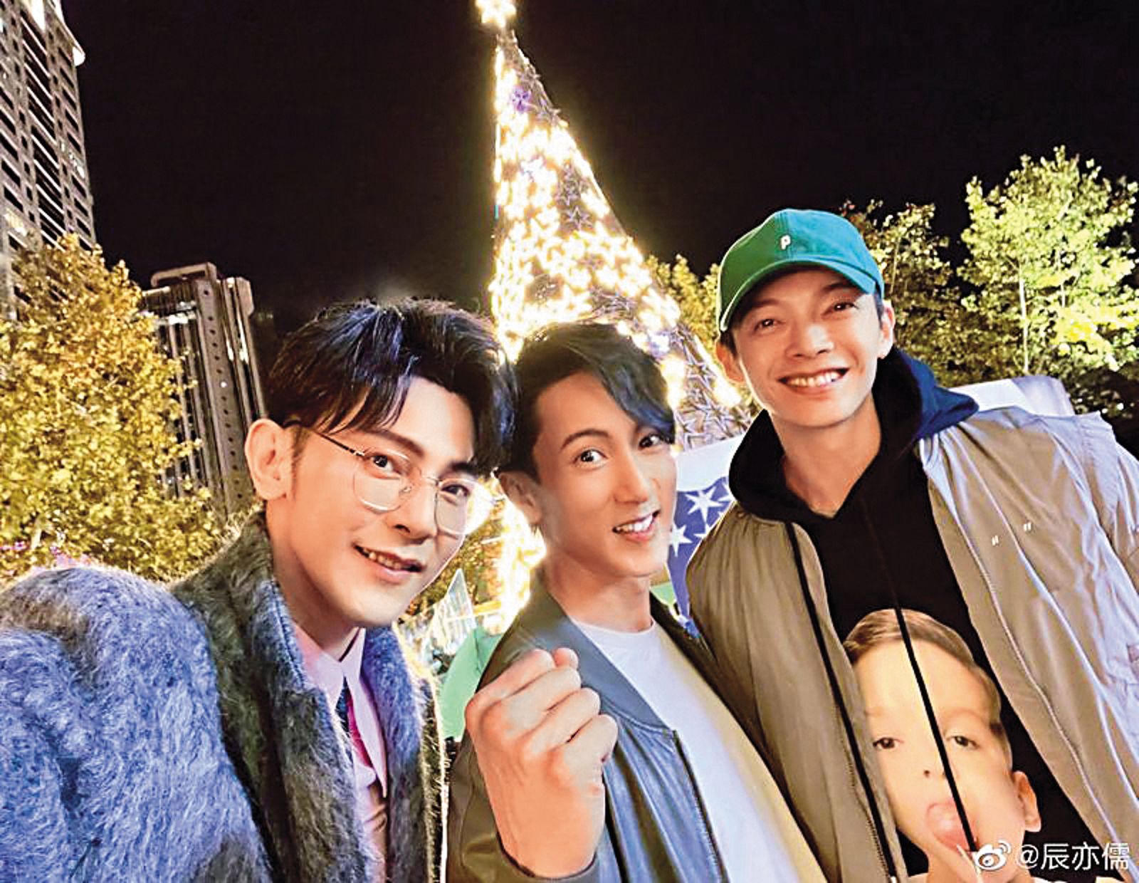 當年飛輪海成員中,汪東城(左起)和吳尊、辰奕儒仍保持聯繫,炎亞綸則已失聯。(圖/翻攝自辰亦儒微博)