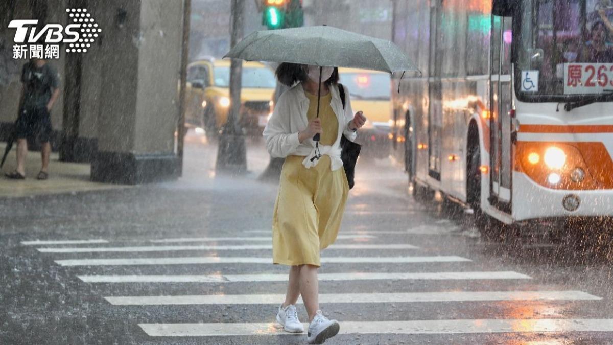 快訊/雨彈來了!4縣市「豪雨特報」 12縣市下大雨