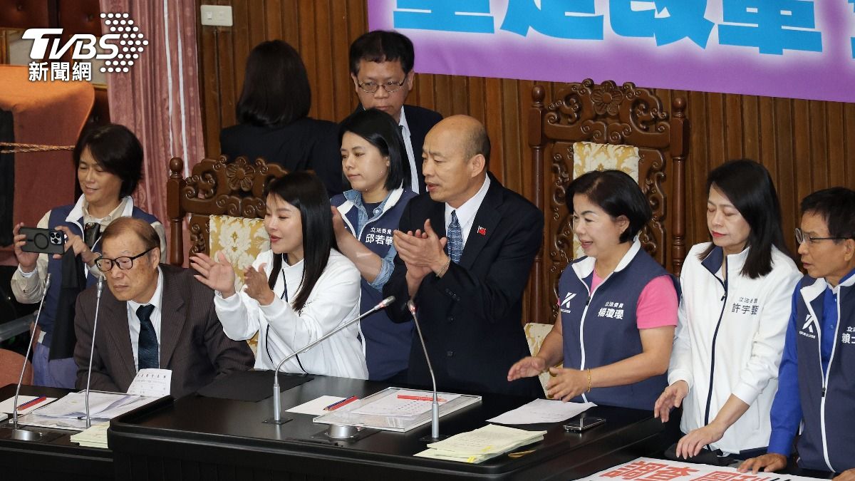 底下吵成一團!韓國瑜突祝吳思瑤生日快樂 全場拍手歡呼