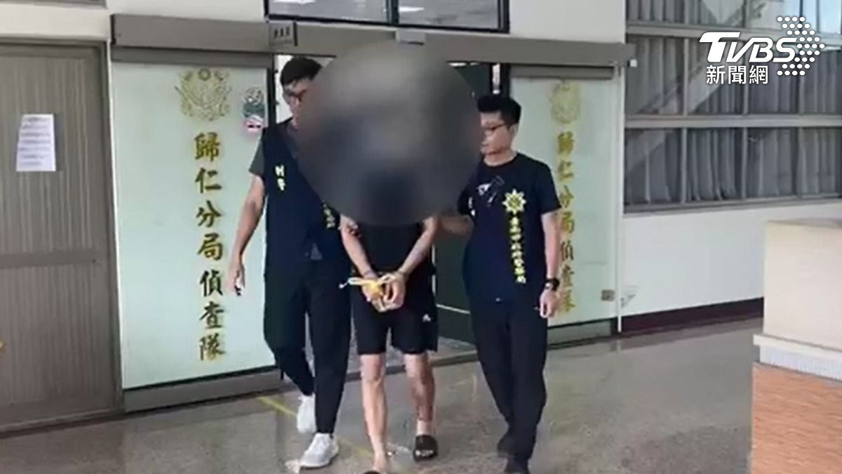 申男依殺人罪嫌移送臺灣臺南地方檢察署偵辦。（圖／TVBS）