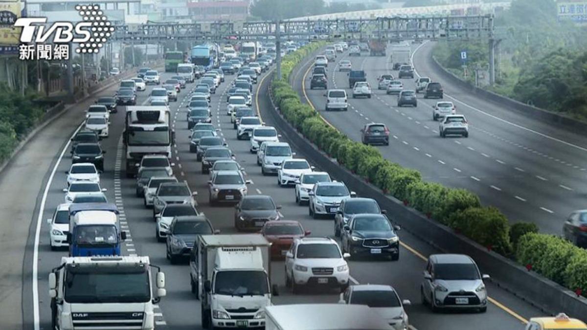 原Po表示平時開車途中碰到龜車、路隊長的次數實在不少。(圖/ TVBS)