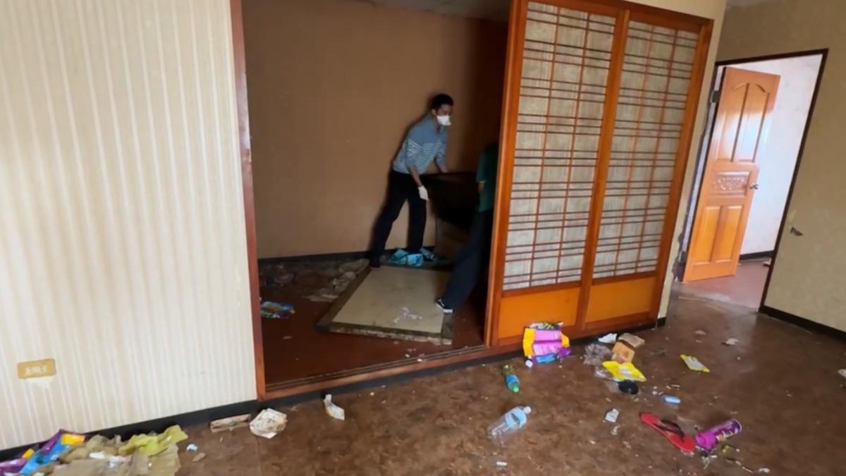租屋處裡面留下大批垃圾,現場髒亂不堪。(圖/民眾提供)