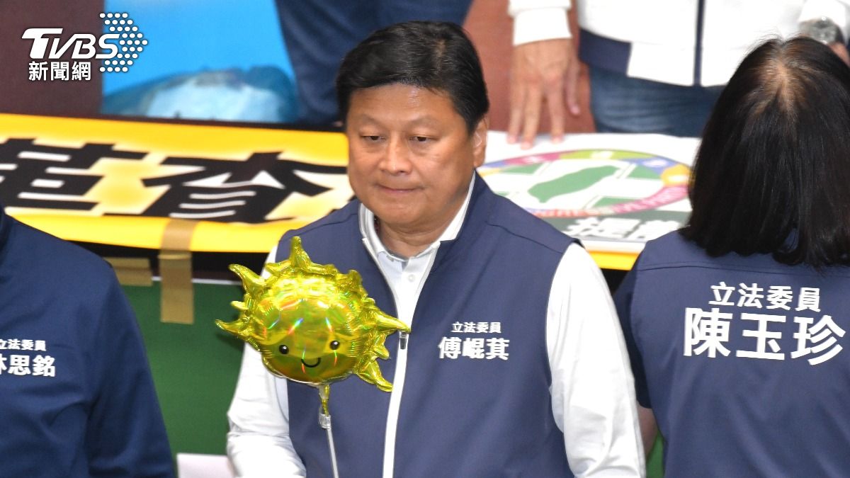 國會《立法院職權行使法》三讀後,傅崐萁發言說他沒有炒股。(圖/胡瑞麒攝)