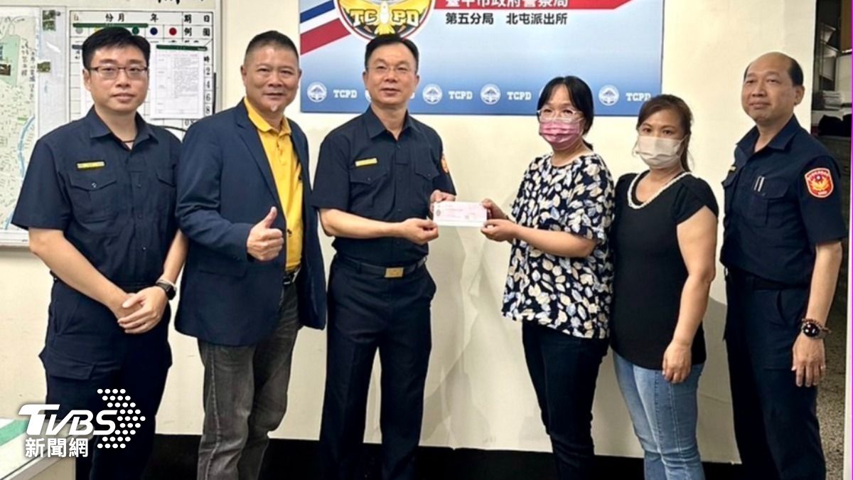 熱心同事、警友等一起募款108萬元。（圖／TVBS）