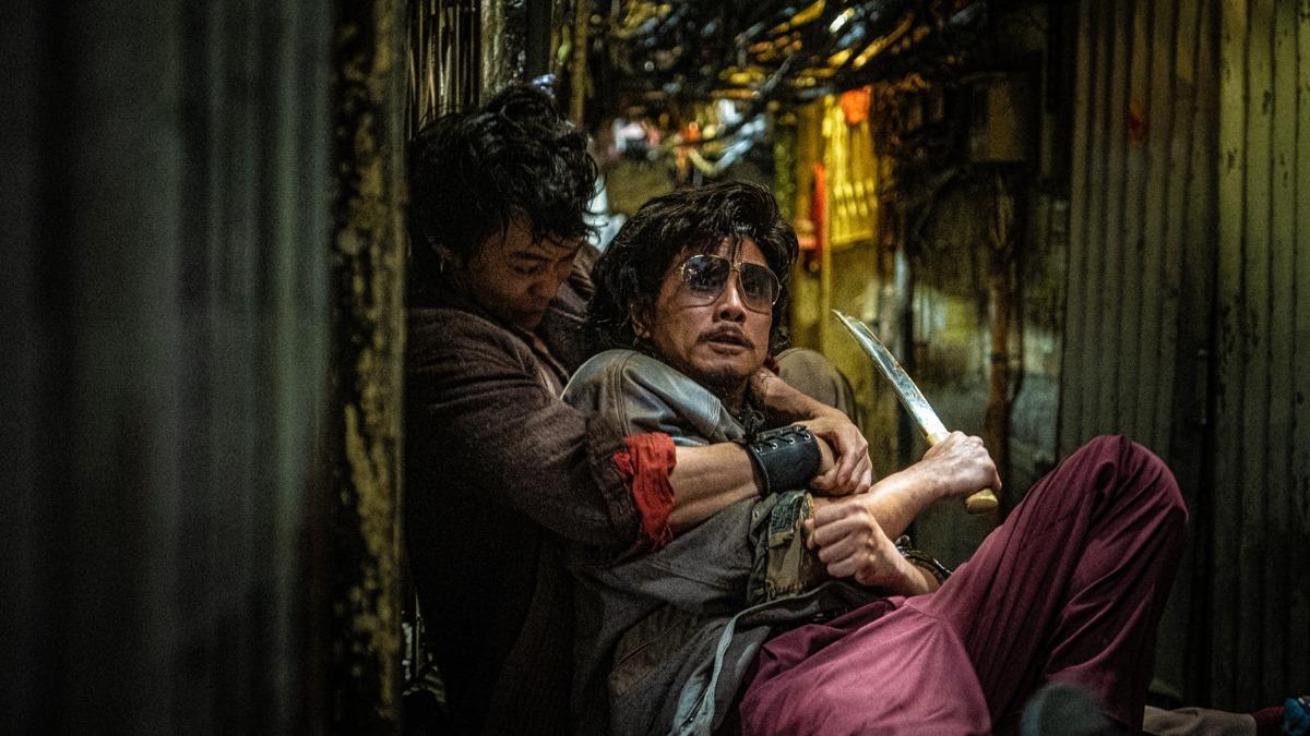 伍允龍在片中和「城寨四少」都有激烈武打戲。(圖/華映提供)