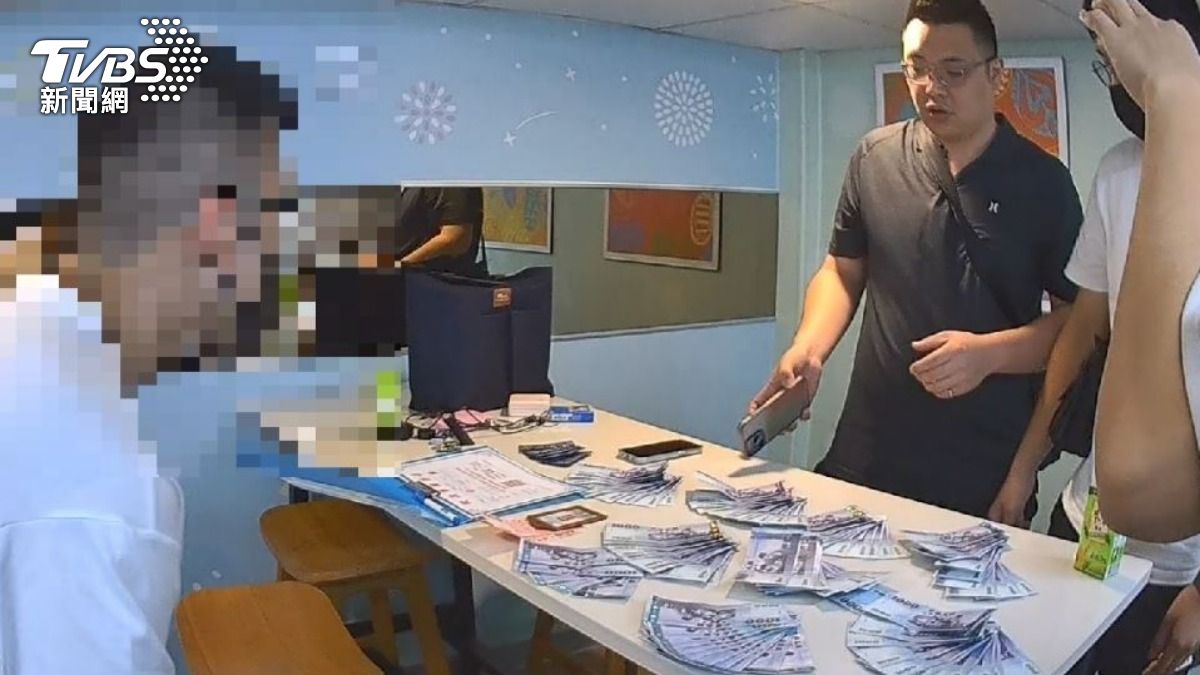 內湖男慘遭假投資APP詐騙185萬 警方設局「用假鈔」逮人