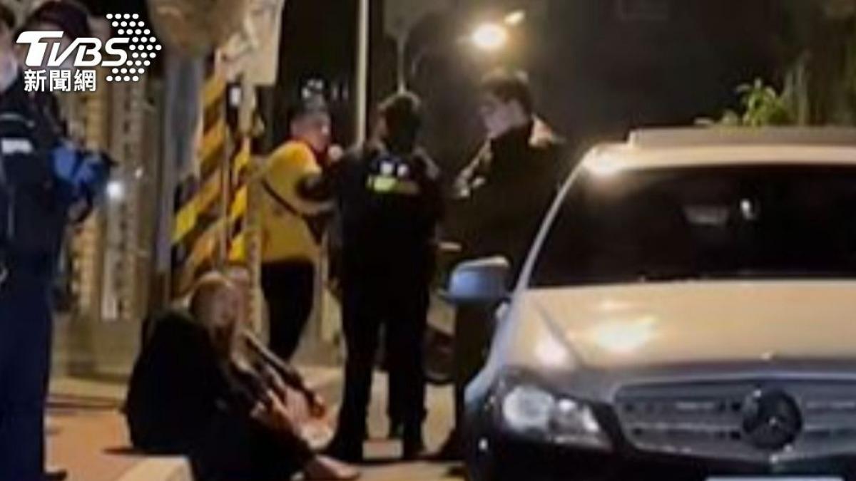 林男拒檢逃逸,警員連開3槍制止,導致後座乘客中彈身亡。(圖/TVBS資料畫面)