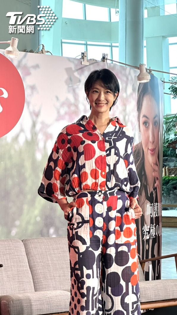 賴雅妍身穿要價破兩萬的家居外出服亮麗登場。(圖/陳郁文攝)