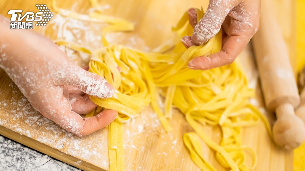 太想祖母「骨灰入菜」!騙全家聚餐 澳女偷加料:跟她同在