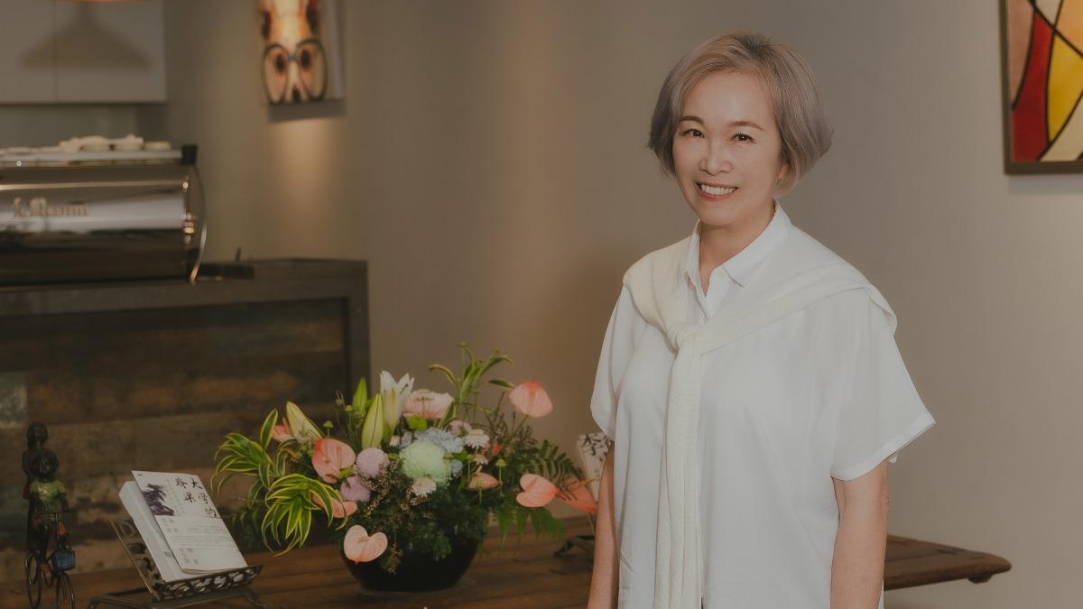 熊美玲提及已逝摯友何厚華時,一度感傷而落淚。(圖/創客音樂工作室提供)
