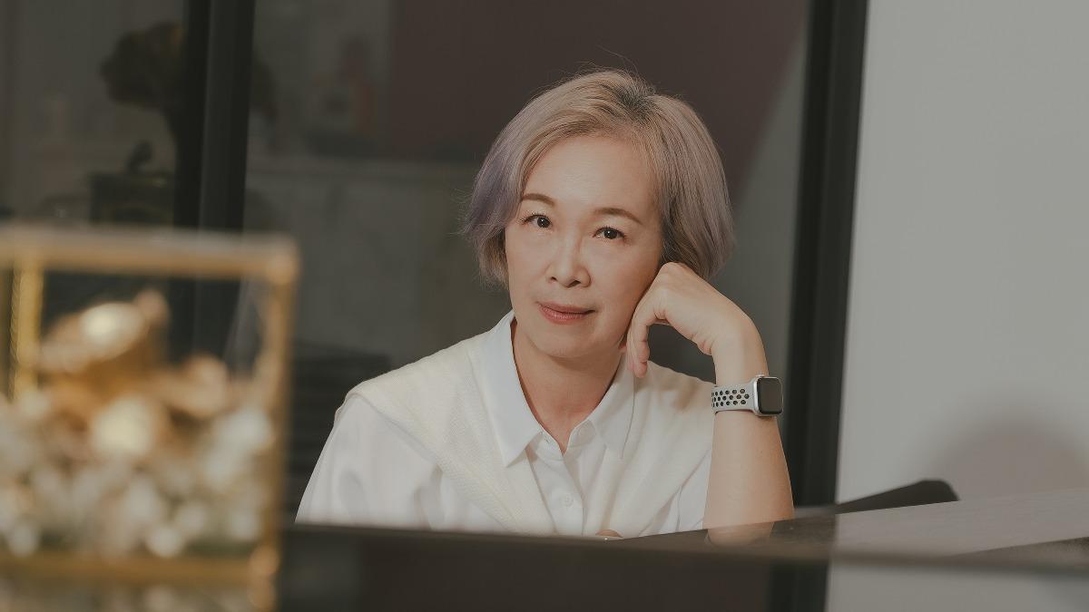 熊美玲透露何厚華打算做完她的專輯就退休,卻沒想到罹癌病逝。(圖/創客音樂工作室提供)