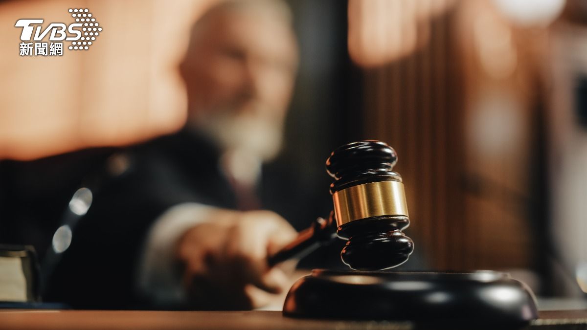 警方正在收集犯罪證據,以便後續將被告送上法庭審理。(示意圖/達志影像shutterstock)