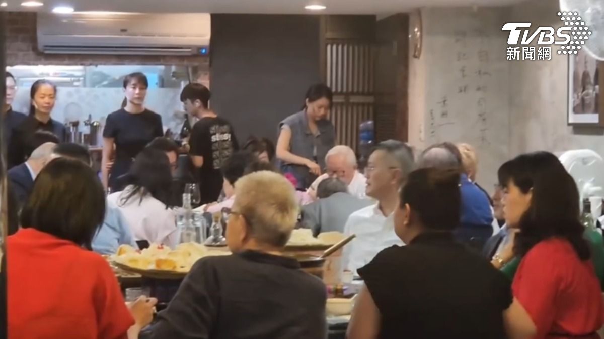 林百里作東「宴請黃仁勳」,全台企業界大咖都到了。(圖/TVBS)