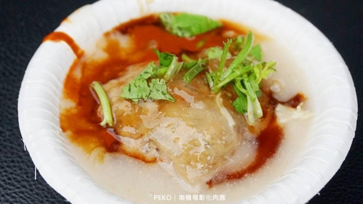 肉圓每份55元,搭配老闆的特調甜米醬、醬油膏和辣醬,單吃肉圓皮就超美味。(圖/PEKO の Simple Life提供)