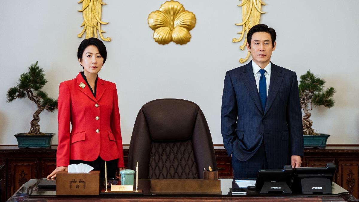韓國總統遭暗殺！「造后者」金喜愛闖進內閣　薛景求搞《政壇旋風》