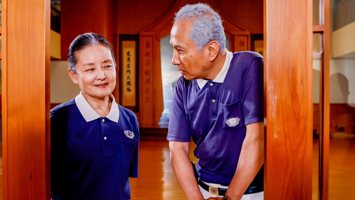 艾偉(右)、王淑娟再度合作默契十足。(圖/大愛提供)