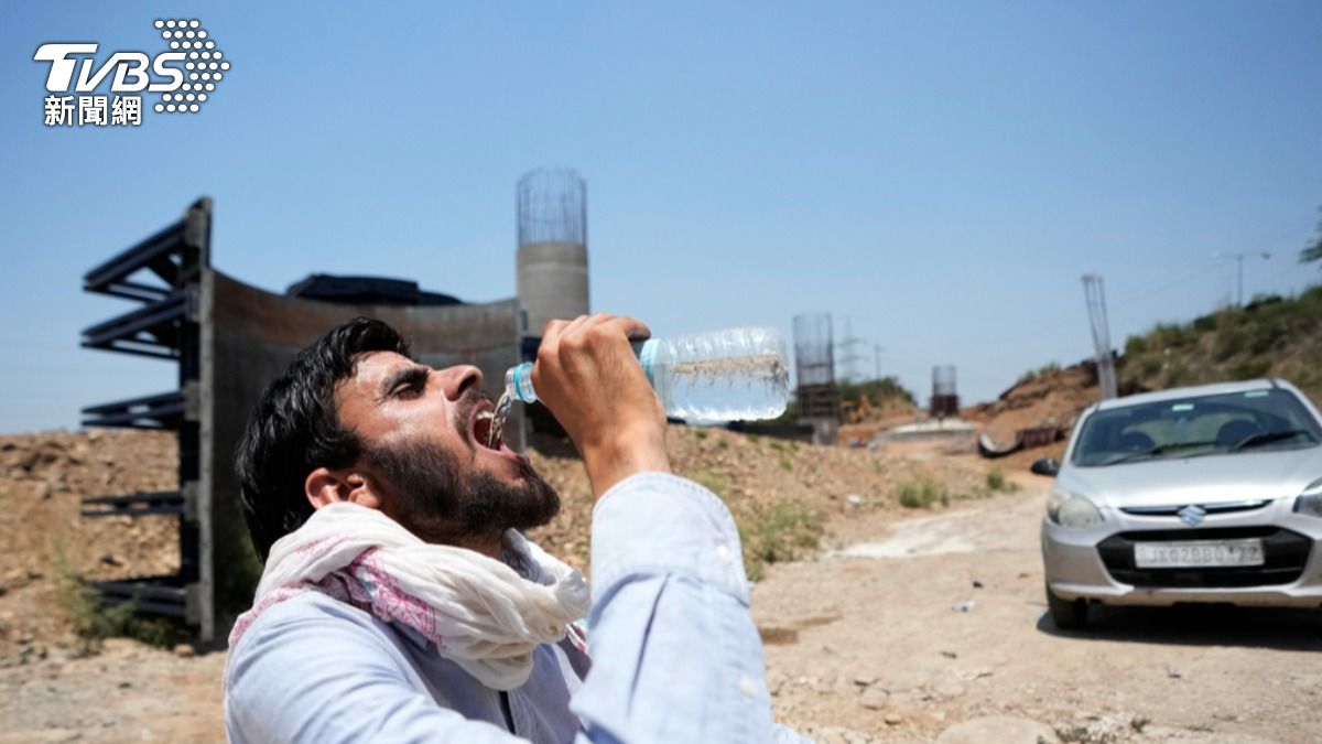 真的熱死人!印度極端高溫飆破52°C 單日至少15人中暑亡