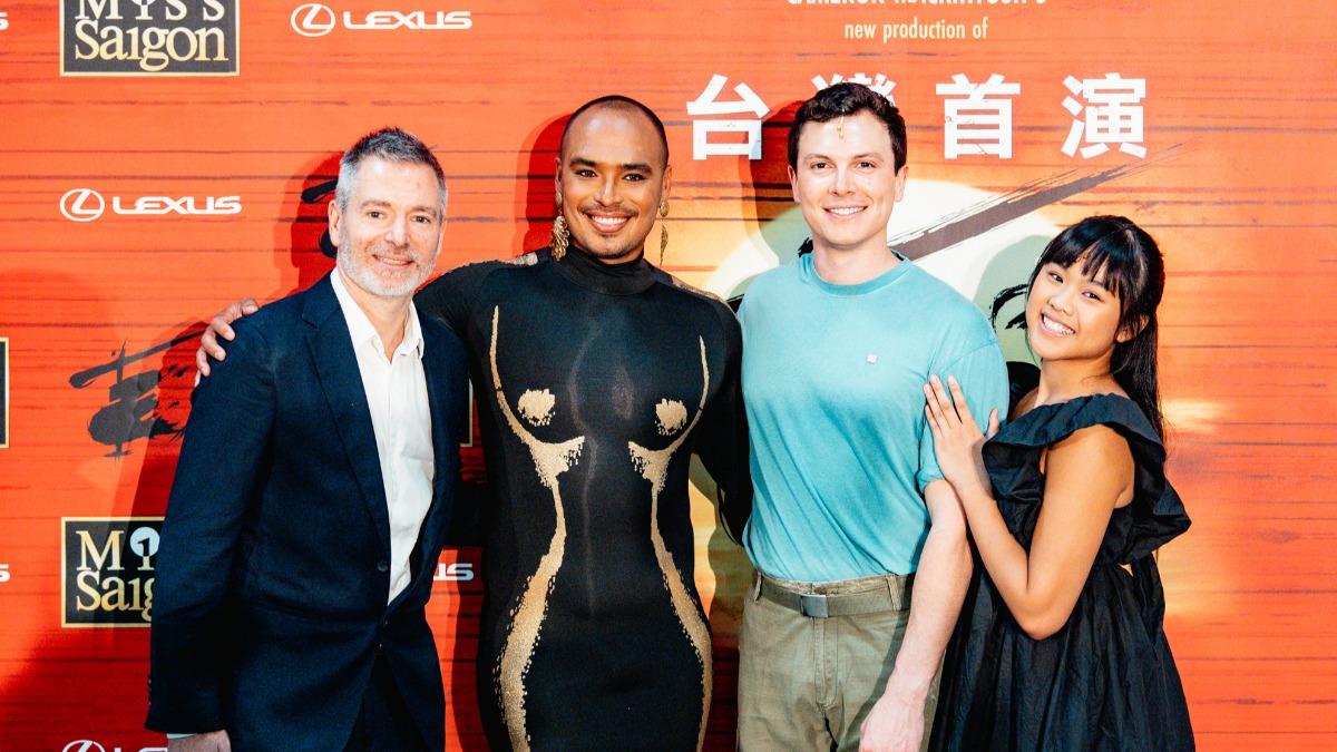 《西貢小姐》製作人Torben Brookman、工程師Seann、男主角NIGEL、女主角ABIGAIL接受訪問。(圖/寬宏藝術提供)