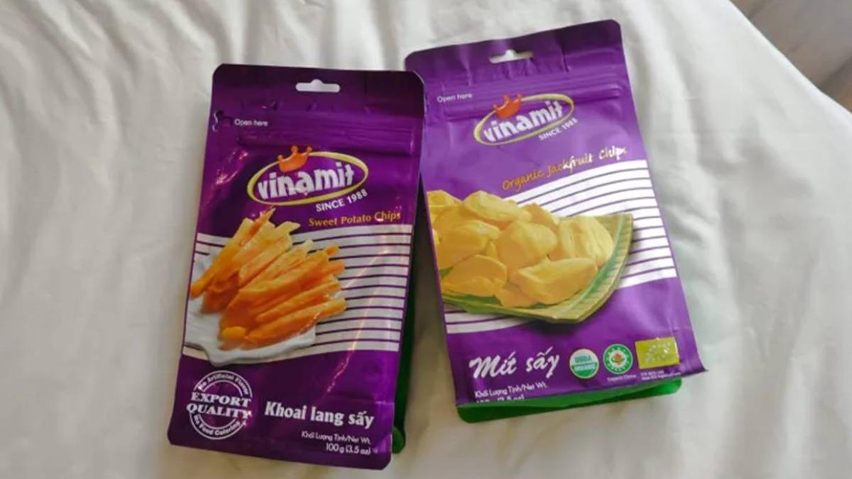 Vinamit果乾也是必買之一，地瓜果乾沒有過甜、過鹹的調味，反而吃到的是很自然的地瓜的味道，愈吃愈唰嘴。（圖／Sara's world提供）