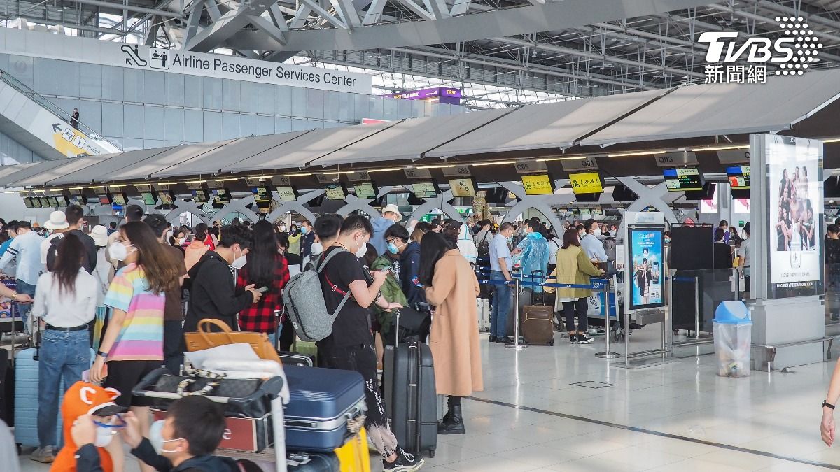 上千名旅客滯留機場。（示意圖，非當事人／shutterstock達志影像）