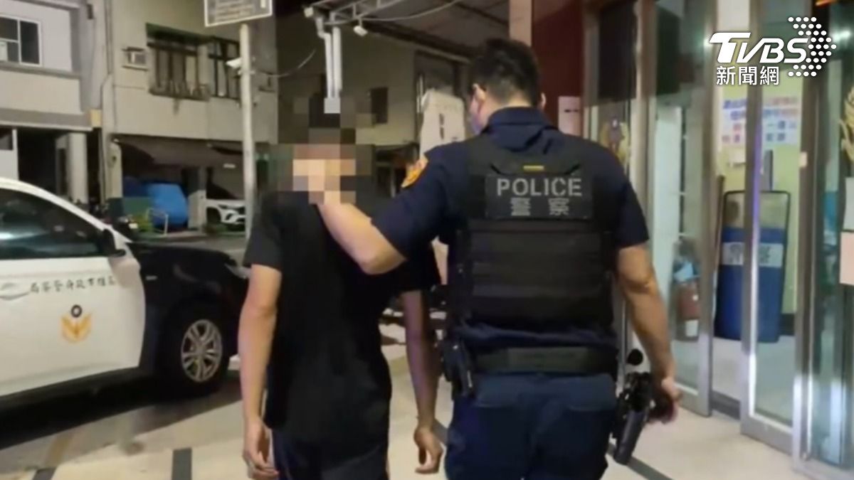 只因「擦身而過」對到眼　火爆高雄男亮刀恐嚇：看X小