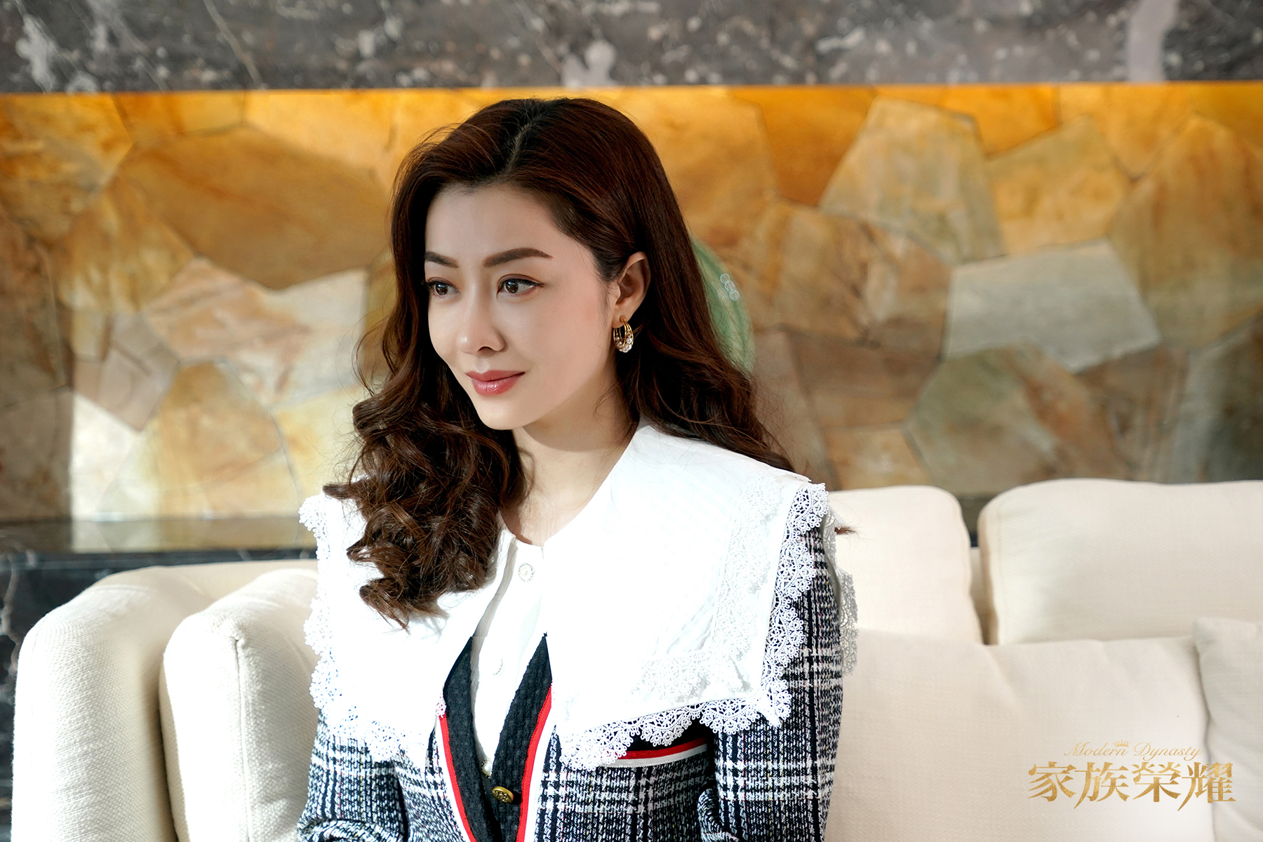 熊黛林飾演馬家大少奶奶「葉彩薇」,出身名門望族十分高傲。(圖/TVBS)
