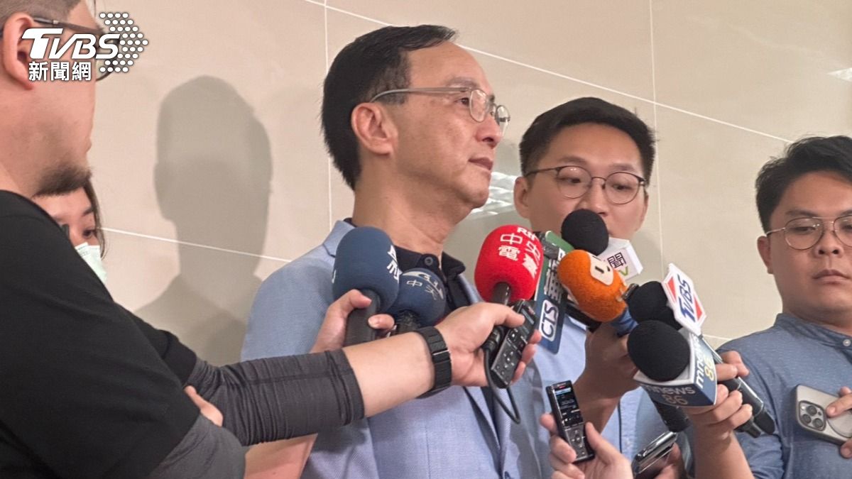 侯友宜有中評委身份可選黨主席? 朱立倫:不要見縫插針