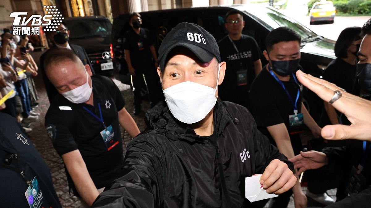直擊/張學友現身寵粉!被問「高雄開唱」正面回應 深夜遇地震這樣說