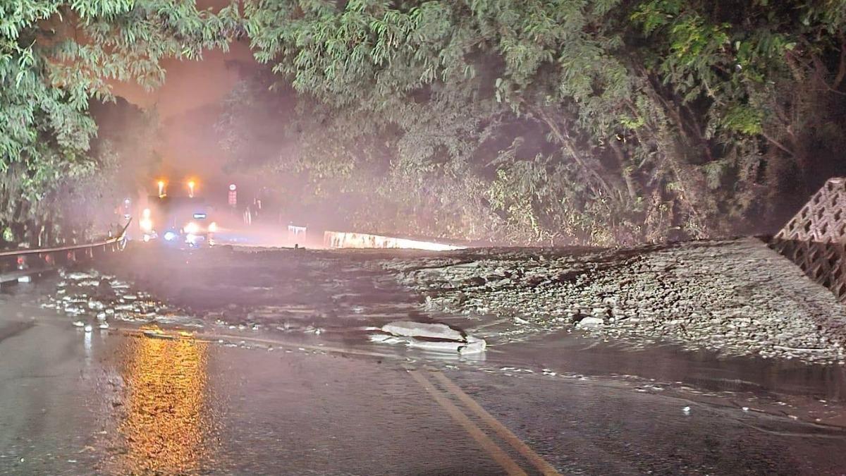 大雨又落石!蘇花崇德段「雙向阻斷」 公路局拚今夜搶通