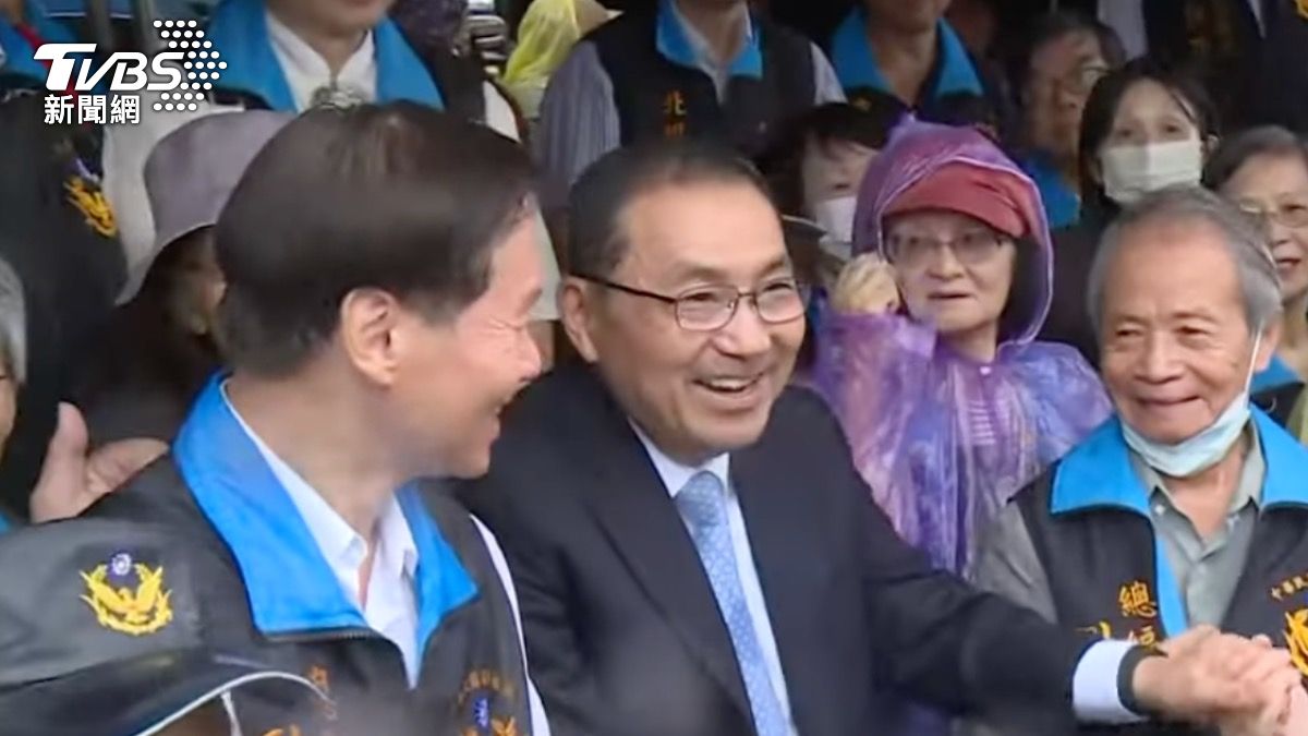 送黨代表賀卡為選黨魁? 侯友宜:做人就要「粽情粽意」