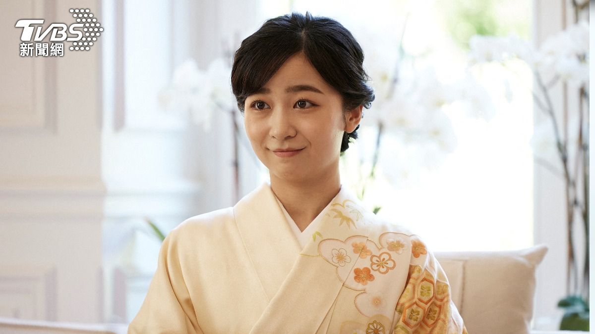 超強帶貨力!日「最美公主」穿6百元針織上衣訪希臘 掀搶購潮