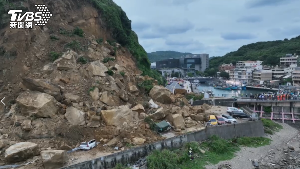 基隆山崩空拍畫面。（圖／TVBS）