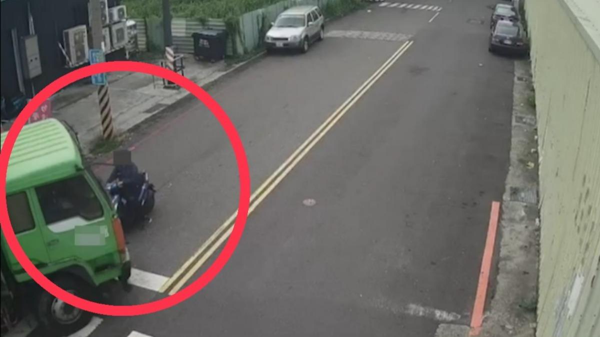 邱男駕駛營業大貨車違規逆向轉彎。（圖／民眾提供）