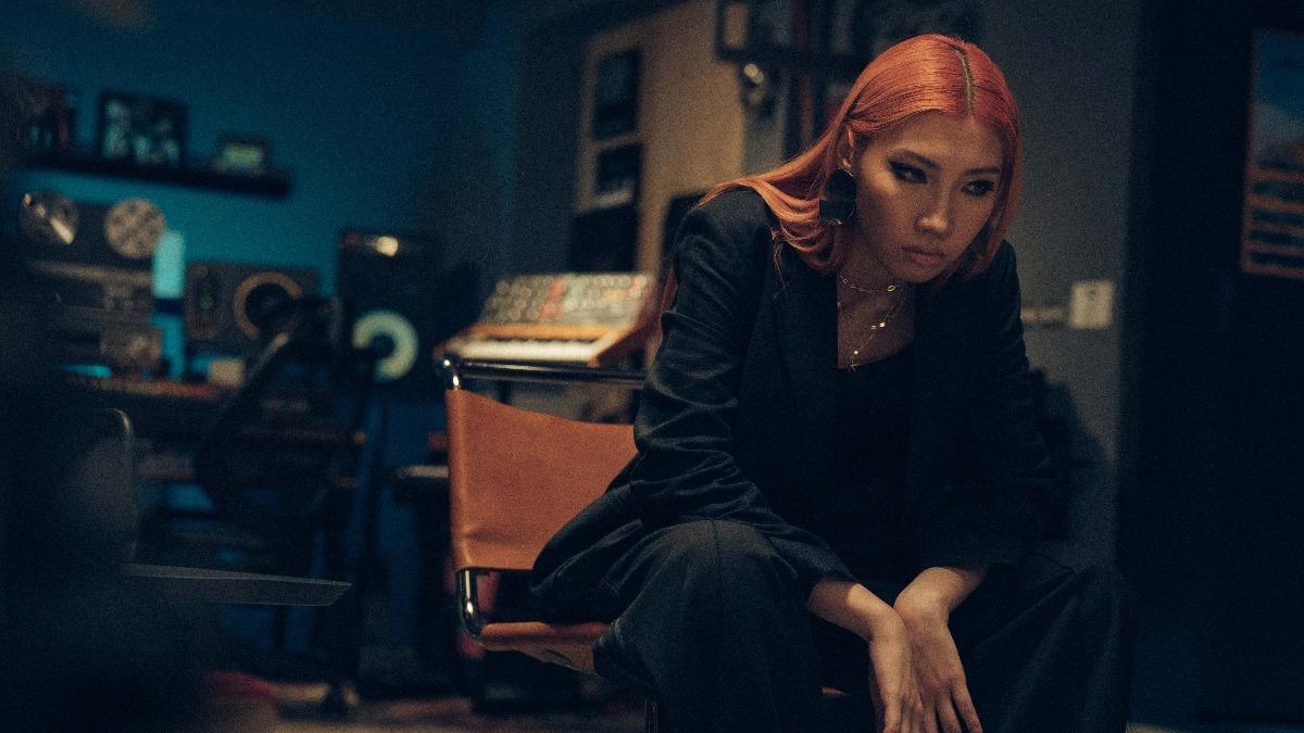 歌手Karencici首度跨界參演影集《誰是被害者：第2季》。（圖／Netflix提供）