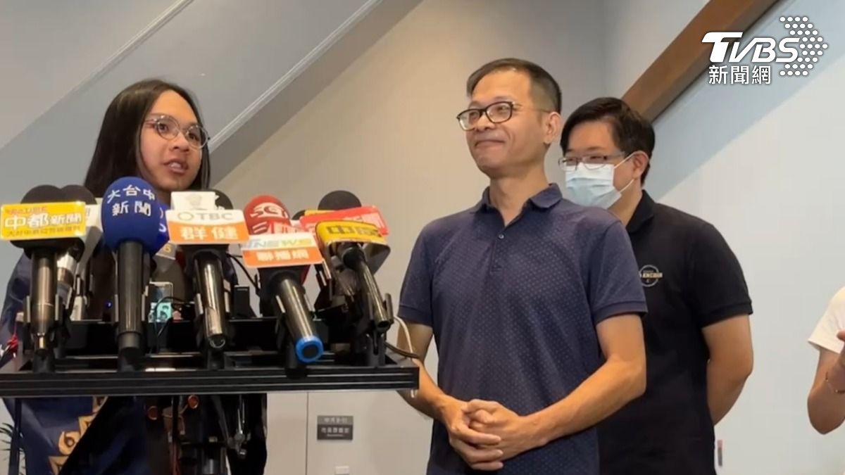 中捷雨傘哥驚恐憶「戳錯人經過」 向長髮哥道歉握手言和