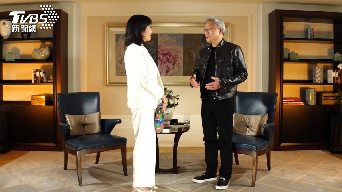 黃仁勳表示自己已經是方念華的大粉絲,要回去看她的其他訪談。(圖/TVBS)