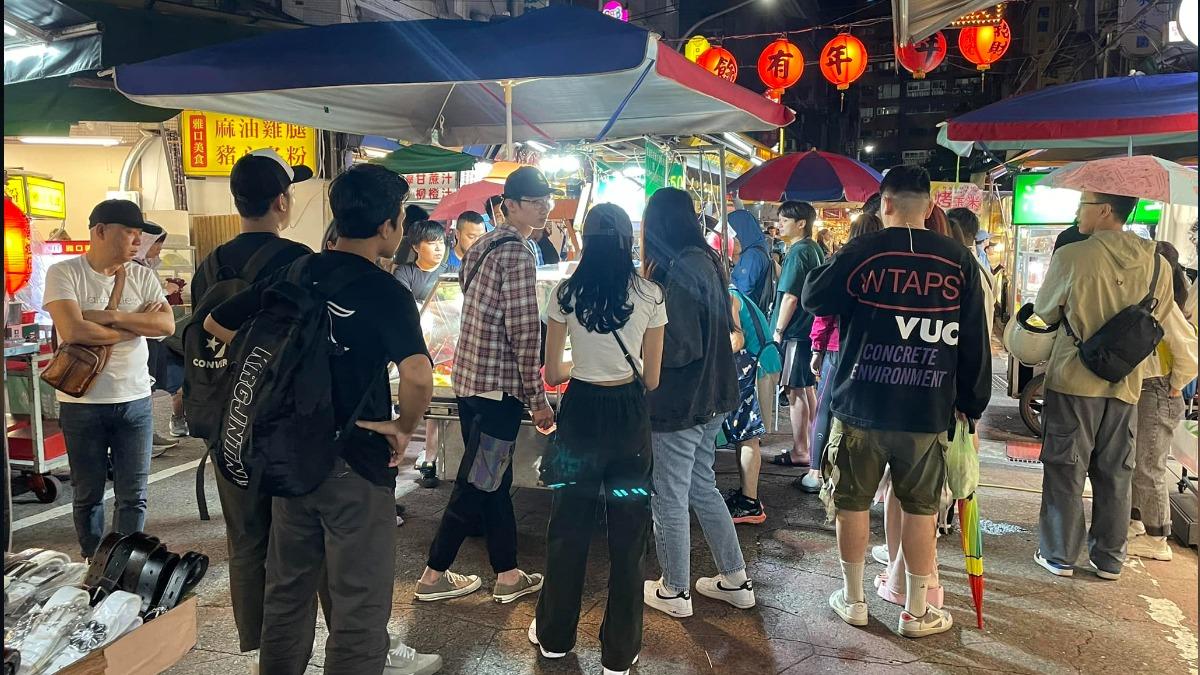 阿婆水果攤概念股?黃仁勳激推後現況曝 當地人目睹愣:神奇