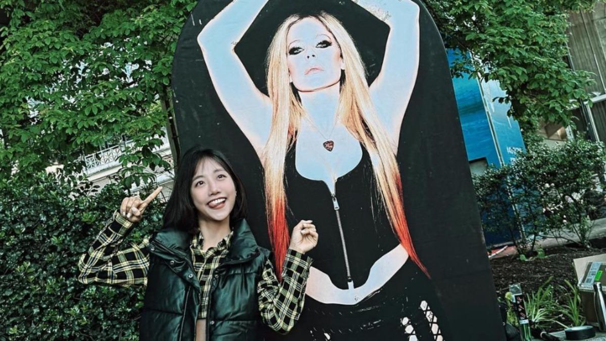她朝聖艾薇兒演唱會竟戴耳塞！身分是台灣女星　親自解釋了