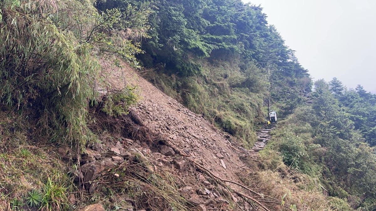 玉山主峰「步道坍方」!緊急搶修、暫停入園 連日大雨釀災