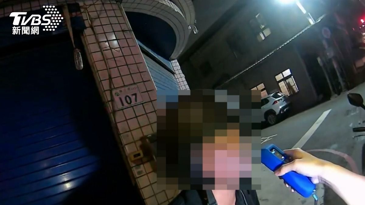 神奇巧合?高雄男騎車「未扣安全帽又酒駕」被抓 下秒再來一個